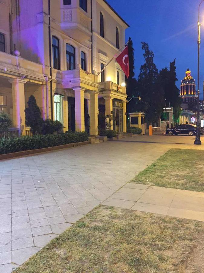 Mar Nero Hostel บาทูมิ ภายนอก รูปภาพ