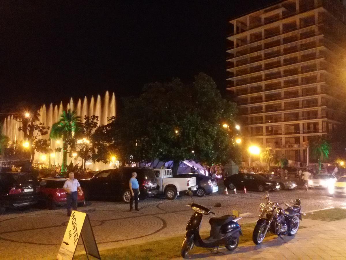 Mar Nero Hostel บาทูมิ ภายนอก รูปภาพ